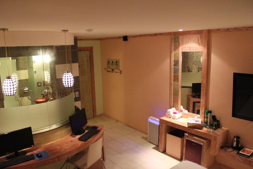 Max Hotel Daejeon Esterno foto