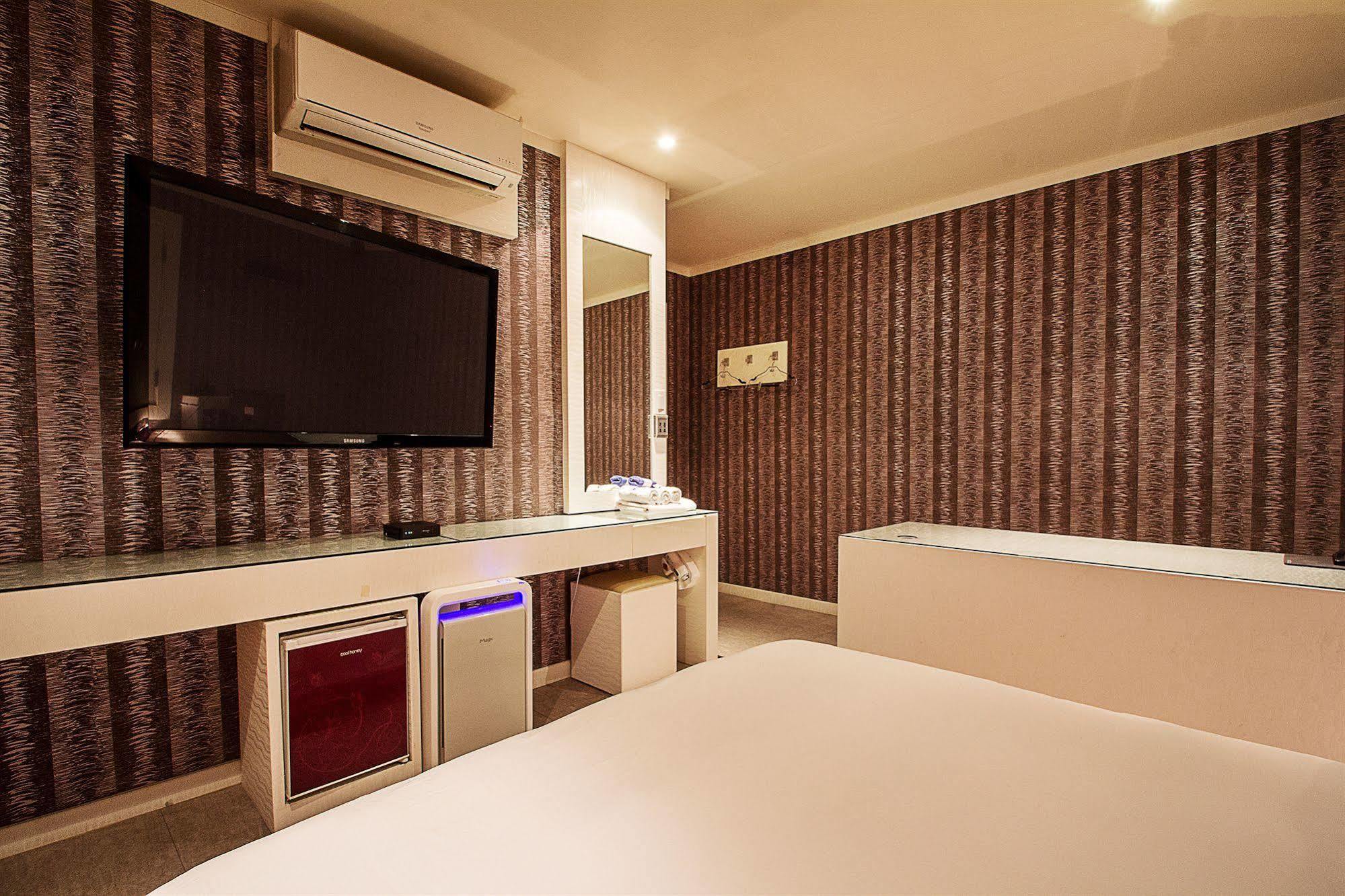 Max Hotel Daejeon Esterno foto