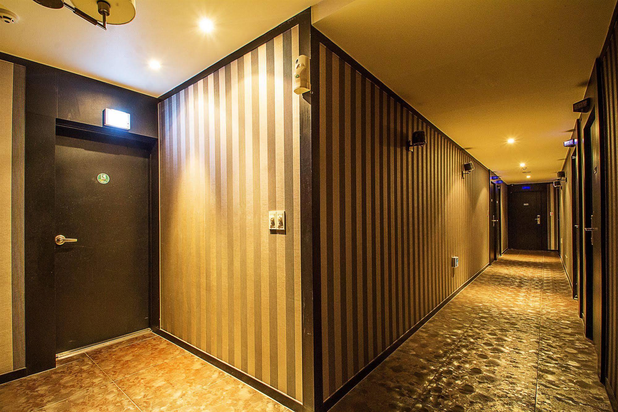 Max Hotel Daejeon Esterno foto